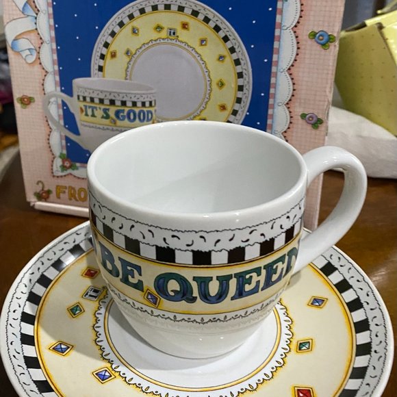 It's Good To Be Queen! - Picture 2 of 4